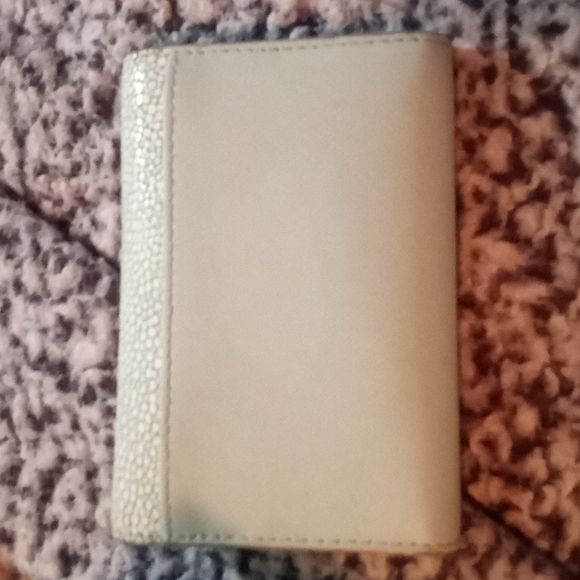 Micheal Kors wallet - Picture 2 of 6